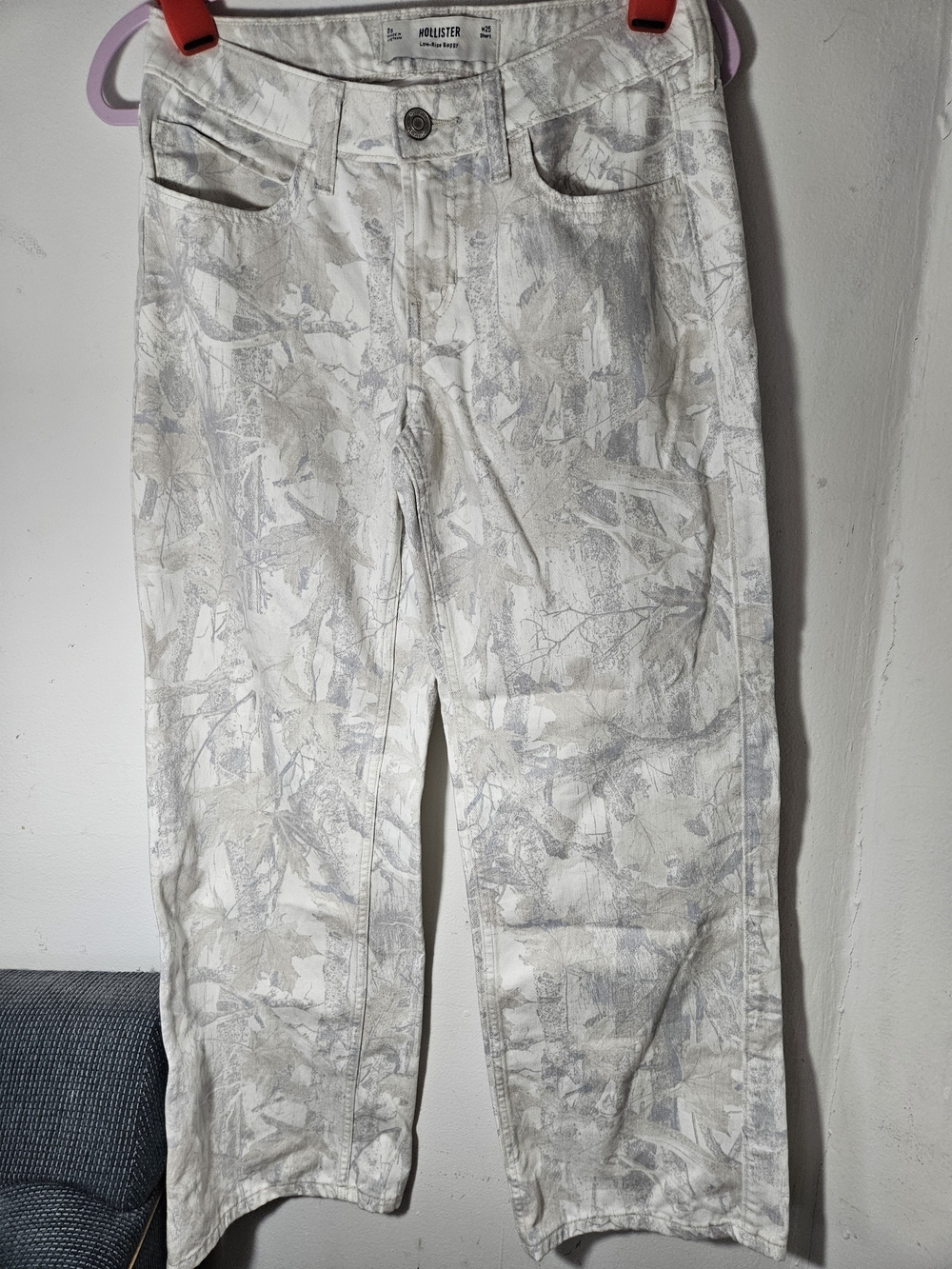Hollister NWOT White, Gray & Beige Camouflage Jeans